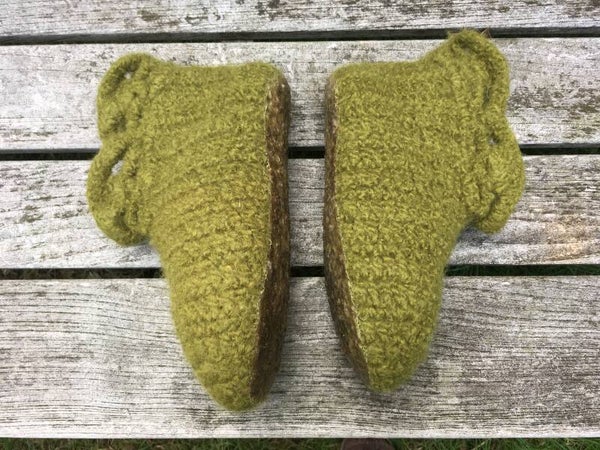 Slippers, Green - EU size 36-37, US 6; UK 4