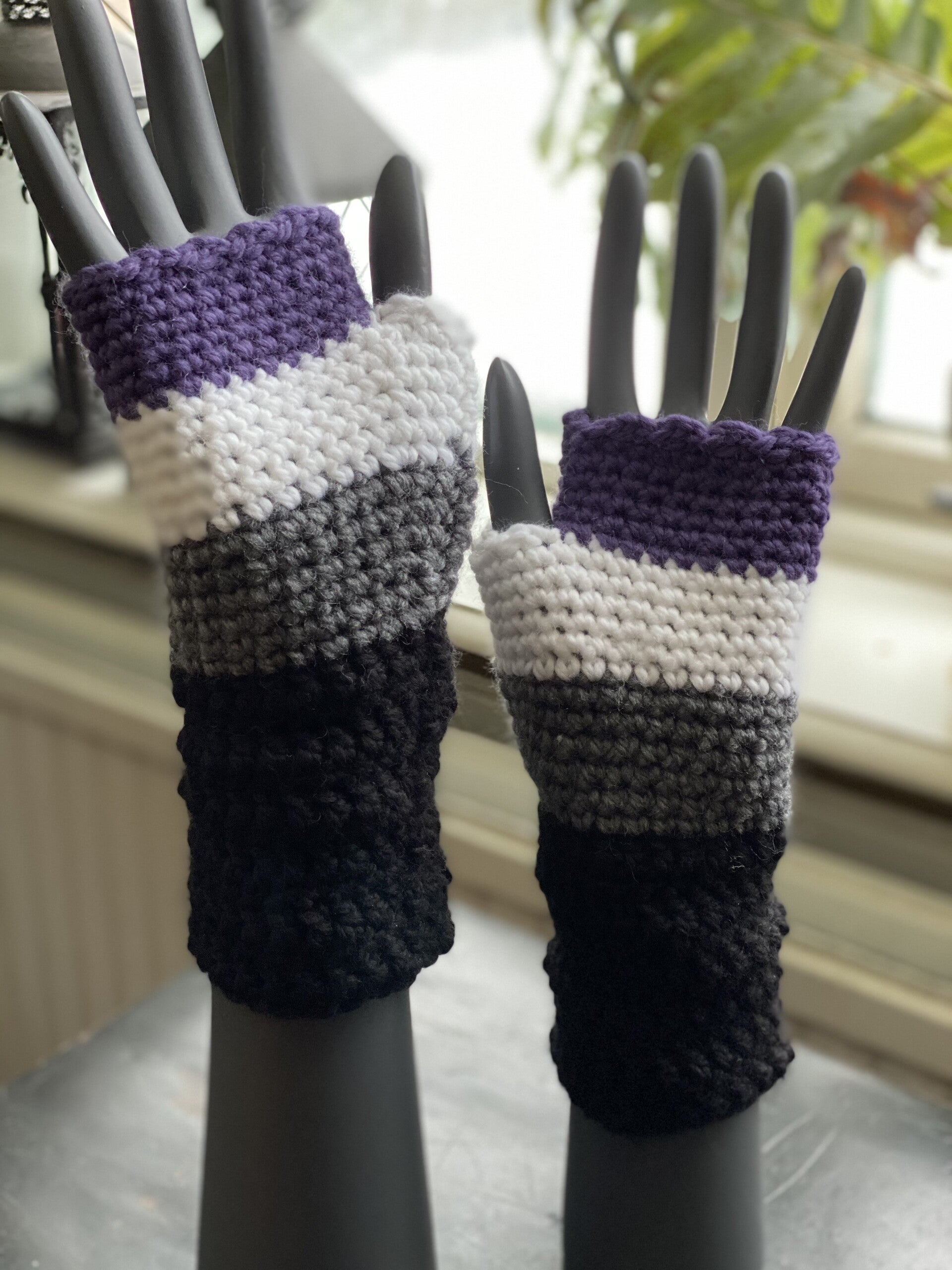 Polswarmers / Mittens - Asexual