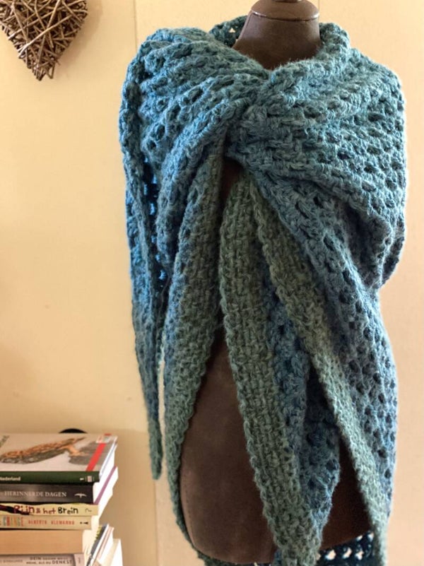 Big Hug - Turquoise m Sea-green edging, extra big