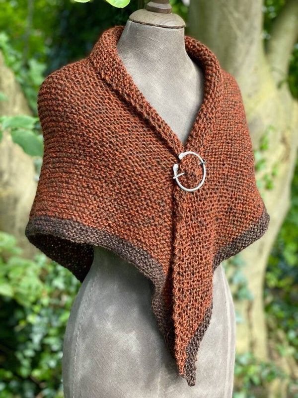 Claire's Shawl, Roest-Bruin met Bruine rand