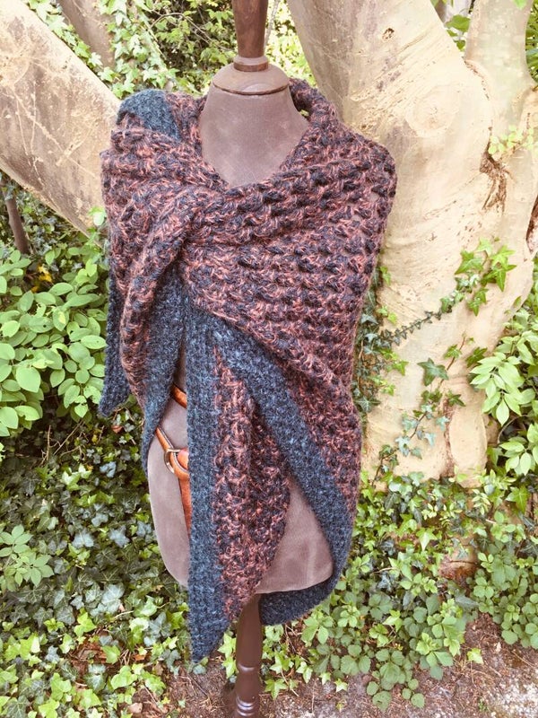 Big Hug - Grey / rusty brown