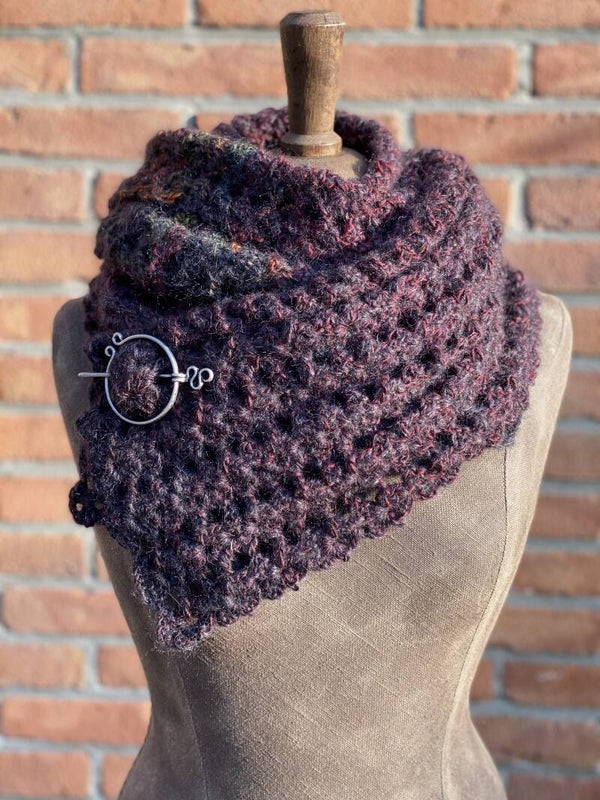 Hope - Dark Bordeaux w/ colour accents & silk