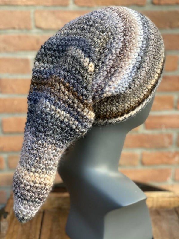 "Nissehue", lange punt-beanie - Naturel kleuren