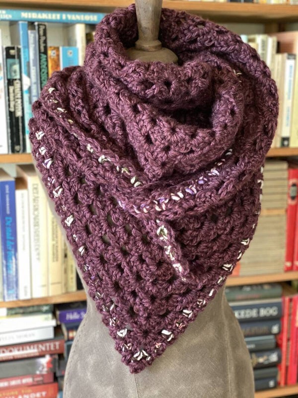 Hug - Bordeaux w/ a subtle coloured edge