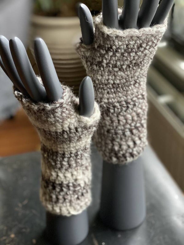 Polswarmers, Vingerloze Handschoenen - 'Vacht' - grijs-bruin