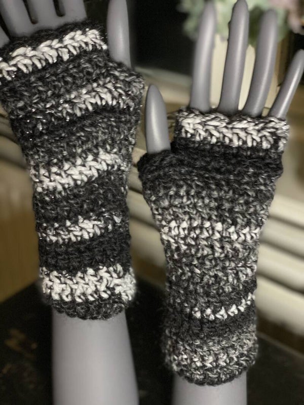 Mittens - Black - Grey - Silver