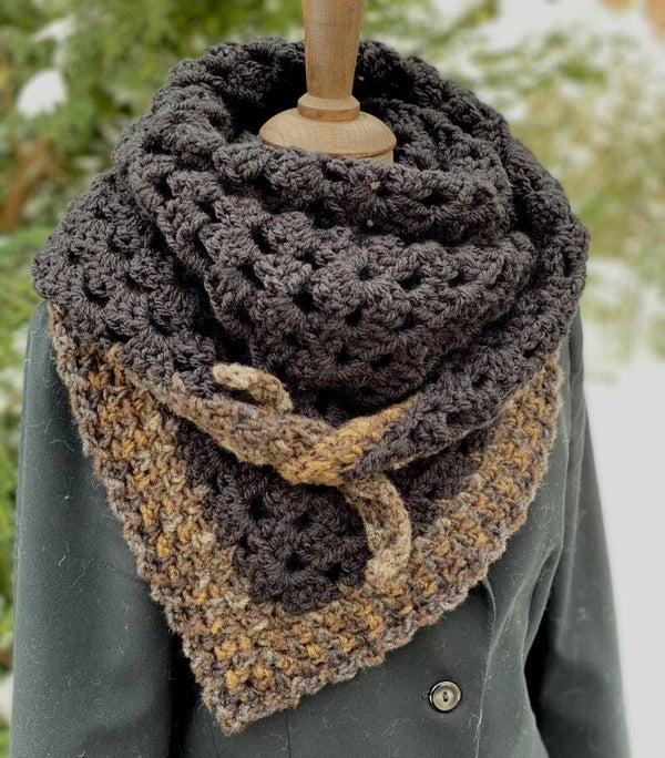 Hug - Black w/ brown-ish edging, partly no-wool