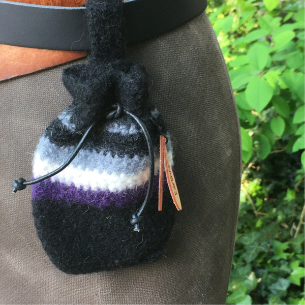 Buidel / Pouch - Asexual