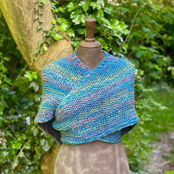 Hug - Blauw multikleur, nul wol / Blue multicolor, no wool.