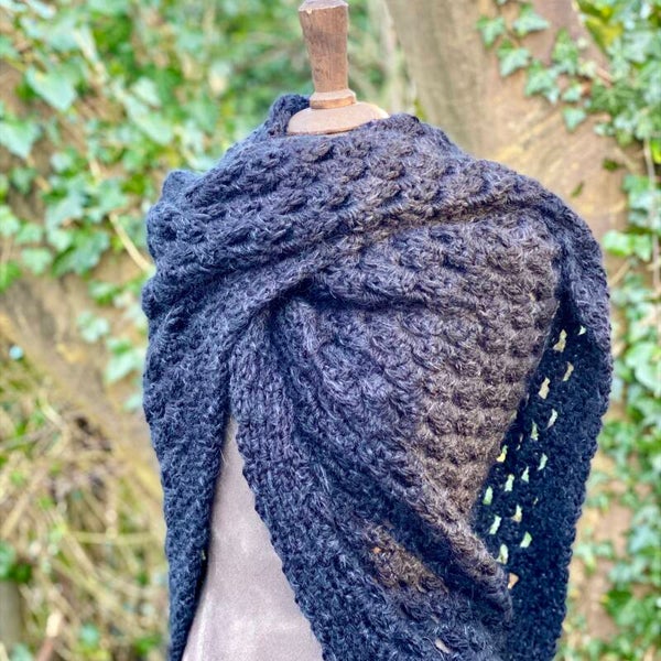 Big Hug - Zwart / Black. Ruime doek / Very large