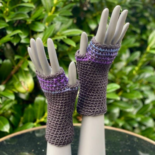 Mittens - Zwart m paars / Black w purple. Wol / Wool