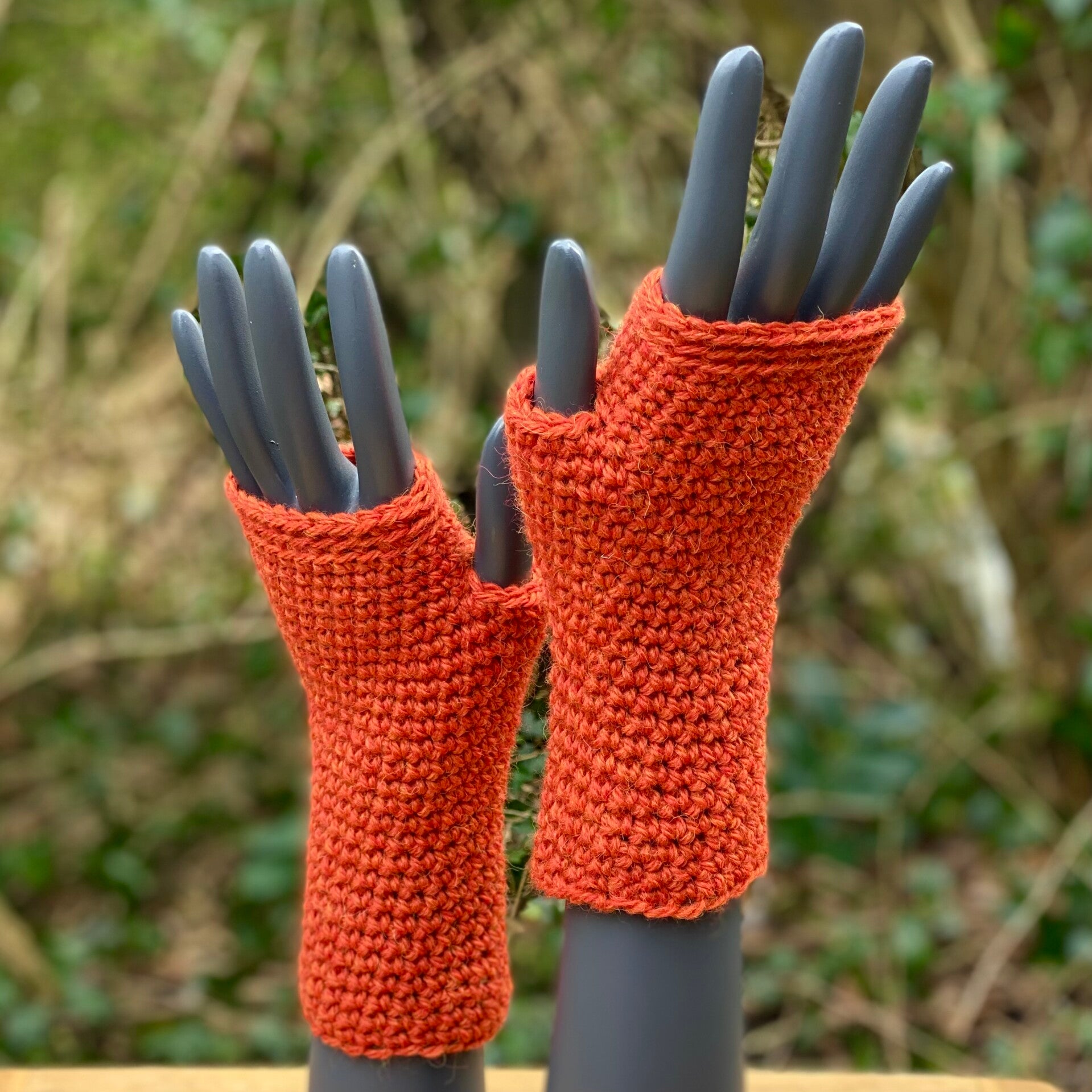 Mittens - Roestbruin / Rusty Brown. Wol / Wool