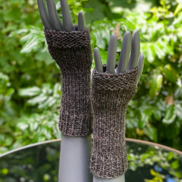 Armwarmers - Donker-donker Bruin / Dark-dark Brown. Wol/Wool.