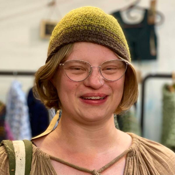 Birka Beanie - Groen-bruin. Wol / Green-brown. Wool