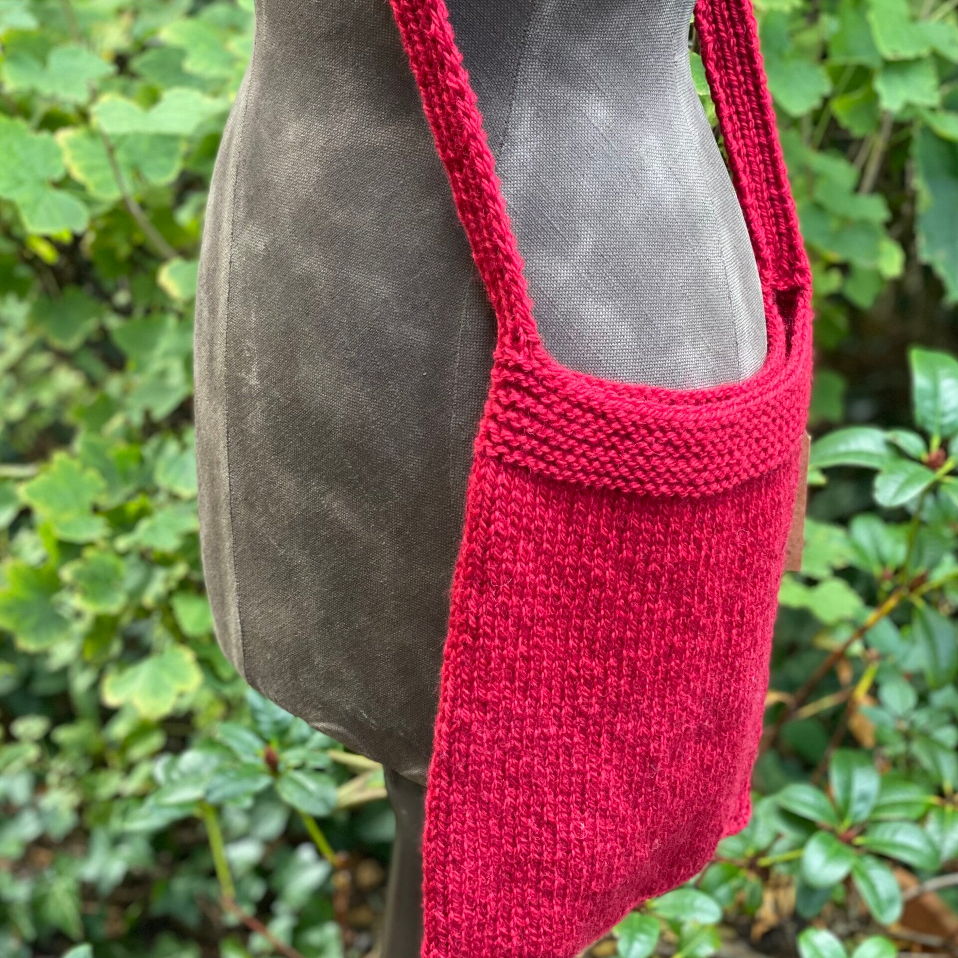 Tote of Holding - Donkerrood / Dark Red