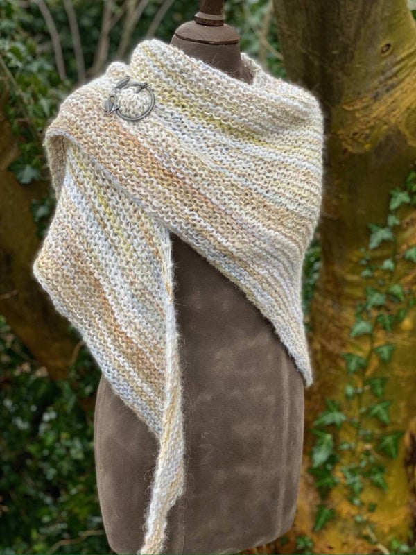 Hug 2.0 - Nature-Sand-Winter Sun, with Alpaca & Silk. Pin Included