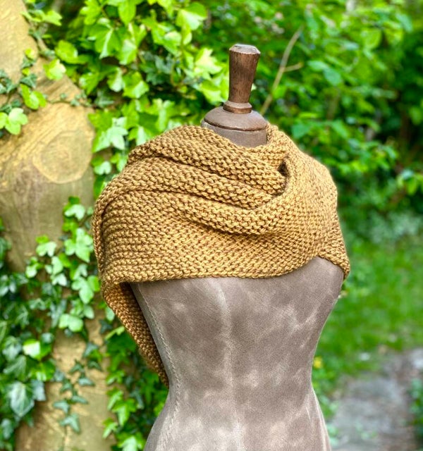 Hug - OliveBrown/ OliveBrown. Incl fibula (speld / pin)