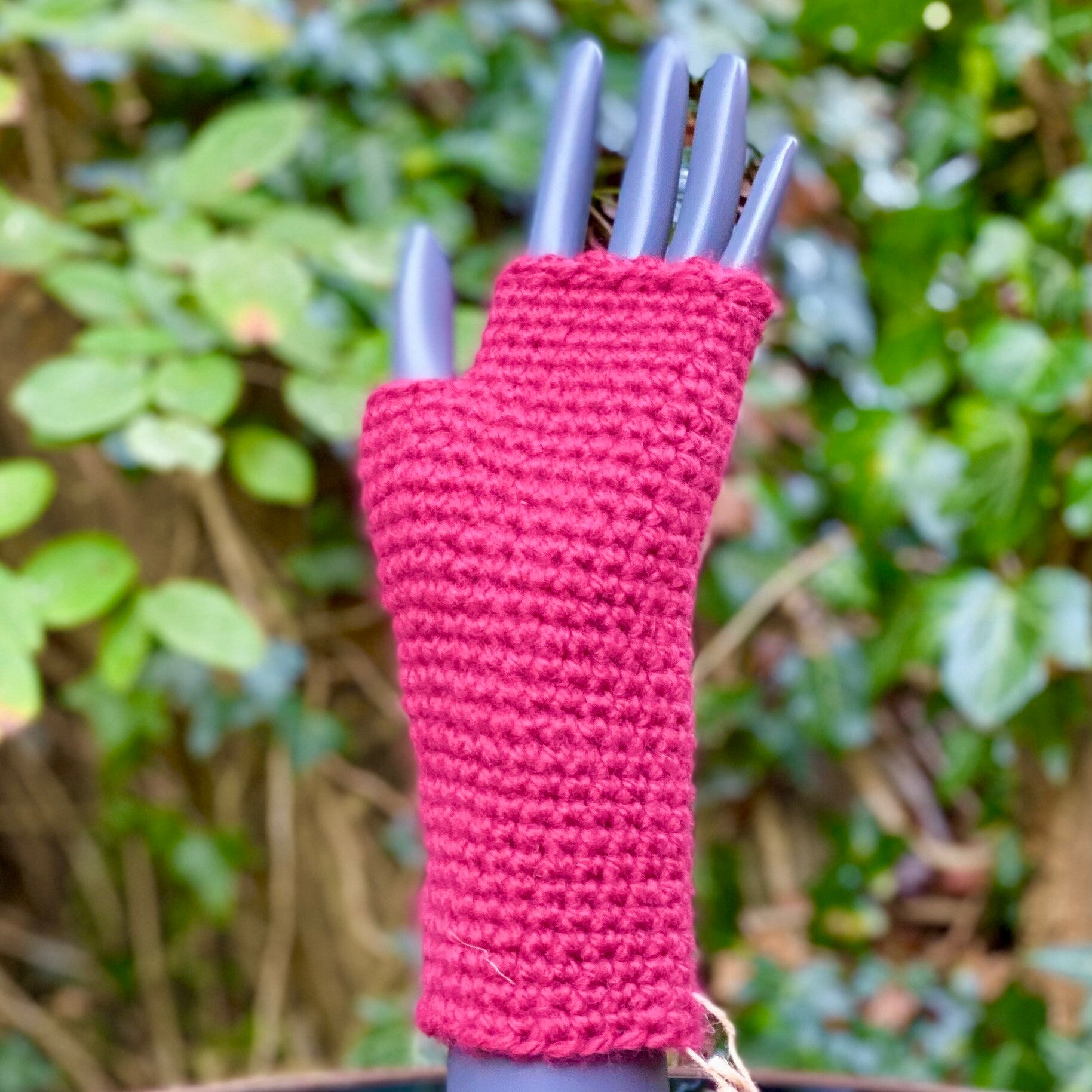 Mittens - Donkerrood. NulWol / Dark Red. NoWool
