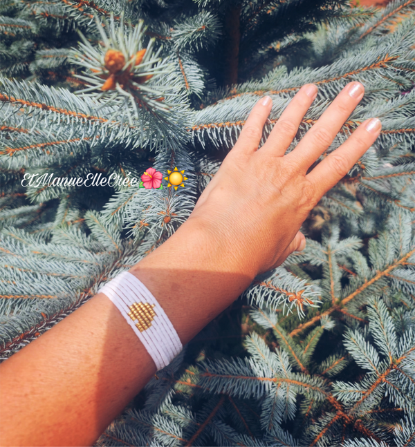Bracelet manchette au coeur doré