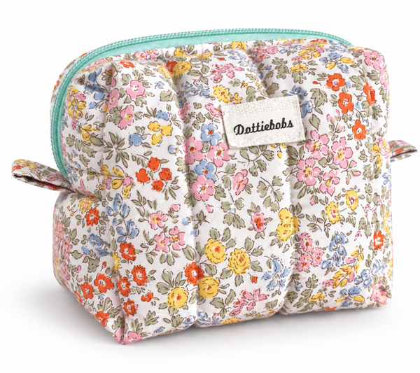 Country gardens make up bag