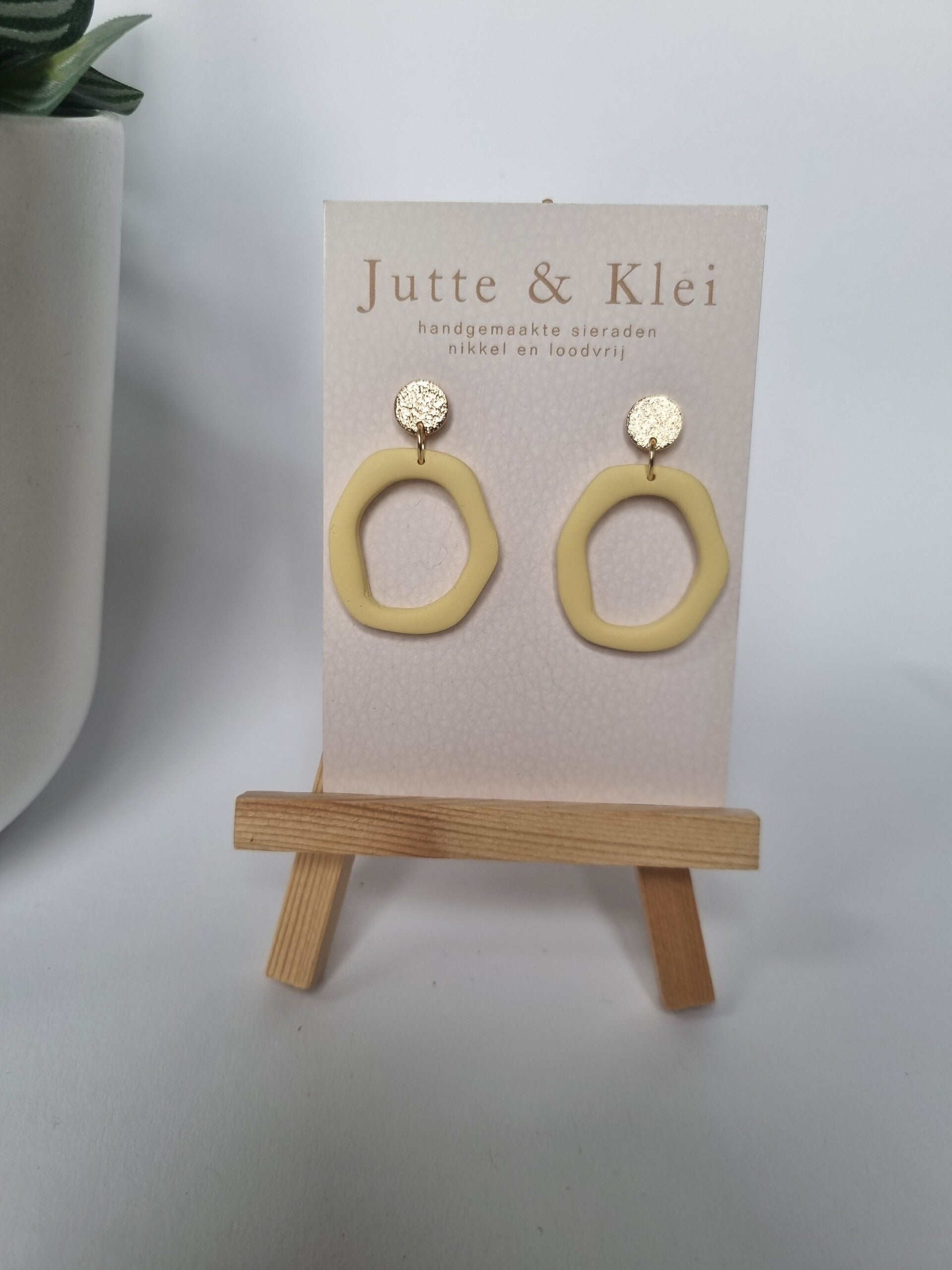 Organische botergeel