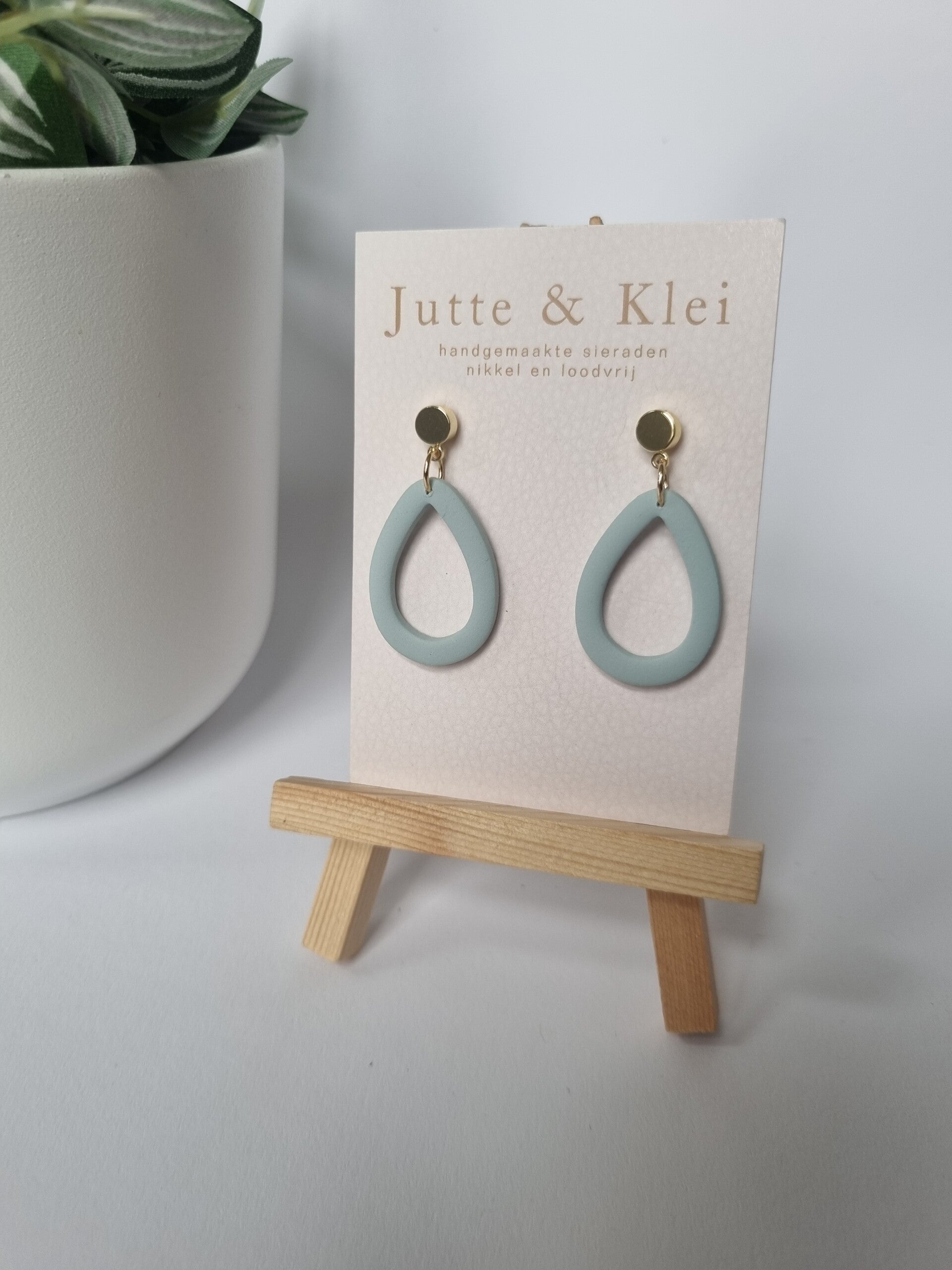 Groenblauwe druppel open