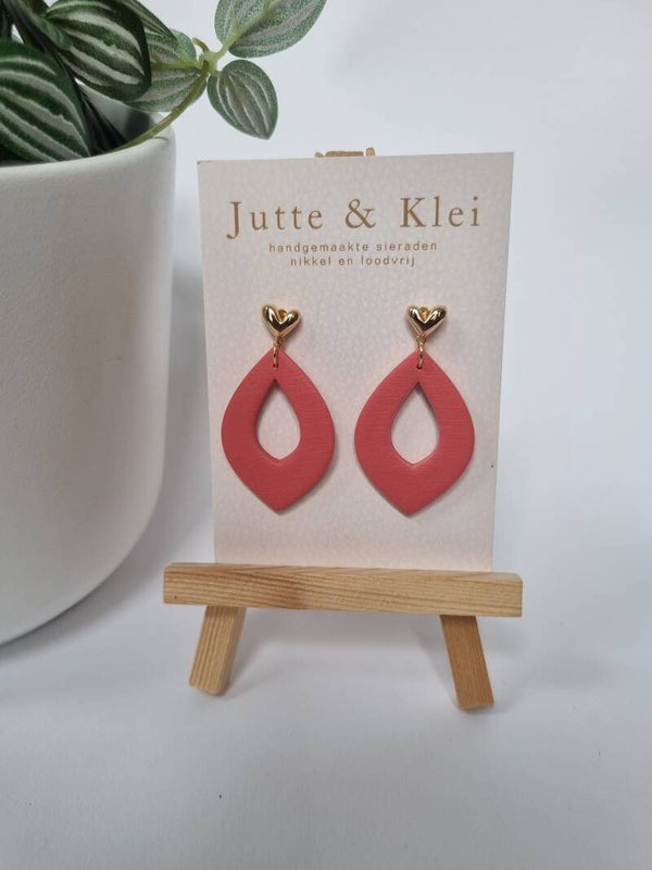 Oorbellen roze hart koraalroze