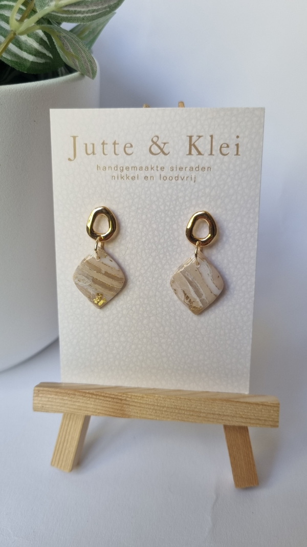 Hangers beige marble