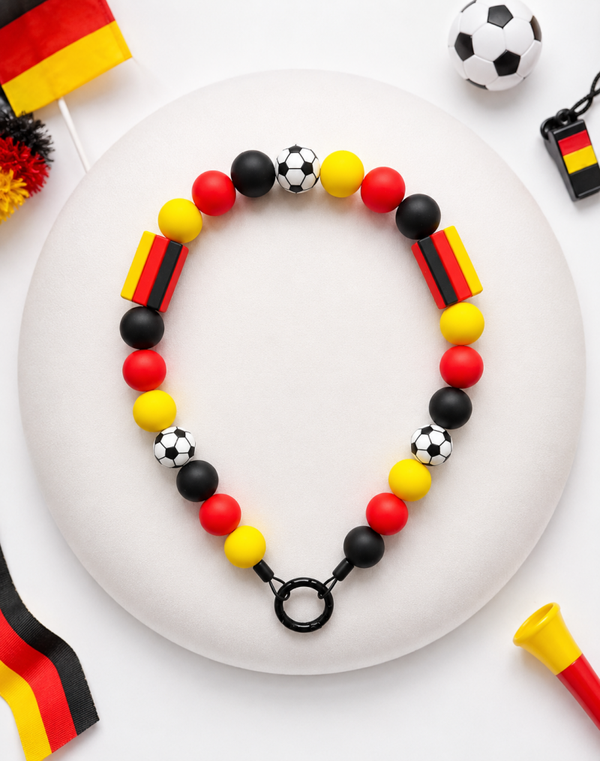 Fußball WM Hundekette German Victory