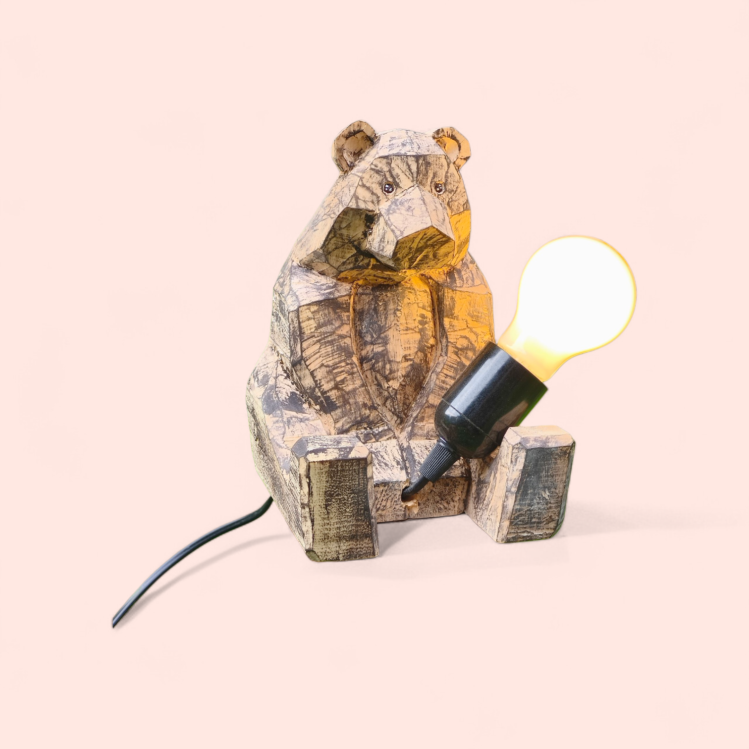 Artemide – lampada scultura orsa in legno di cirmolo