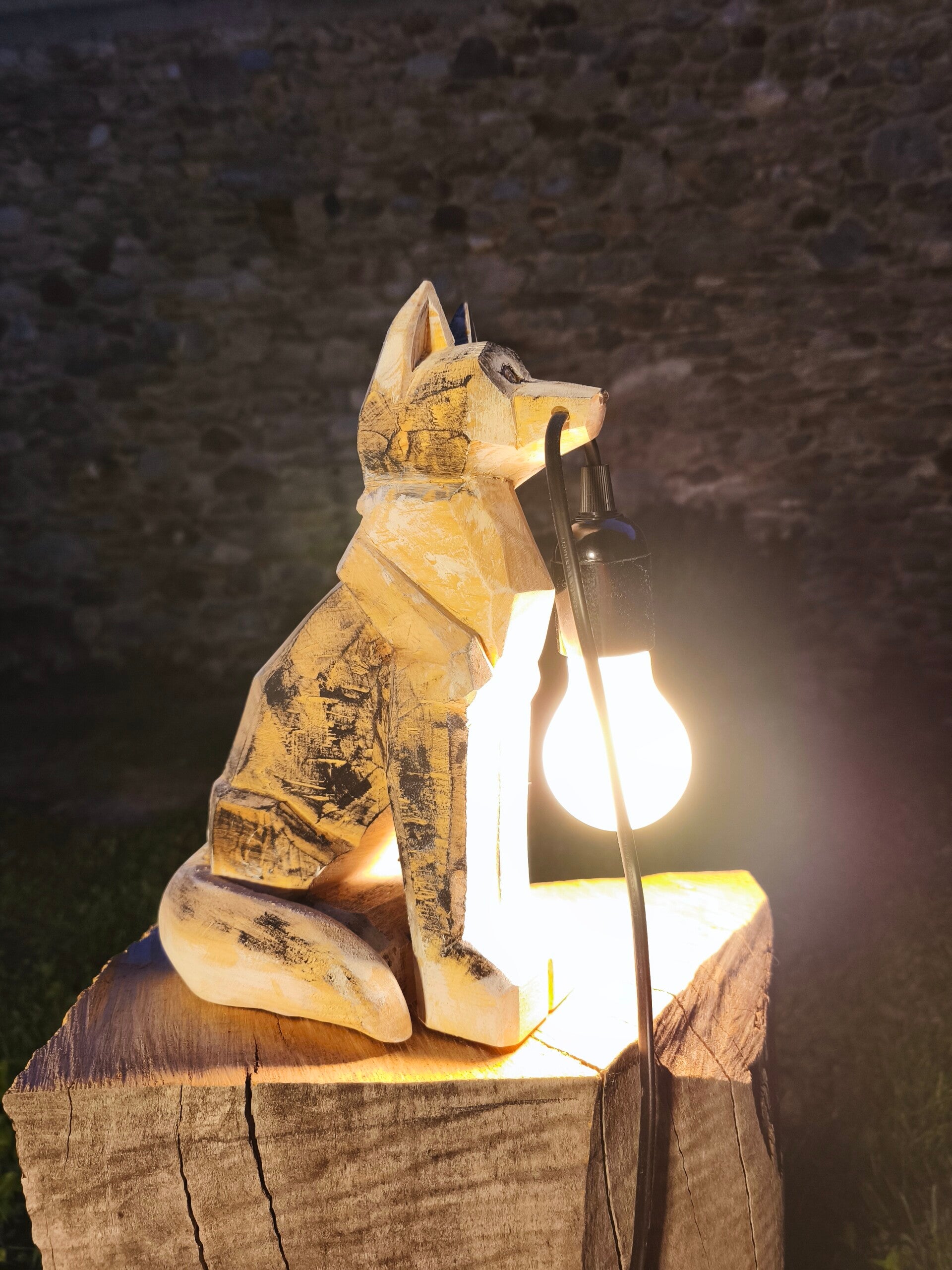 lampada lupo in legno di cirmololupo in legno di cirmolo