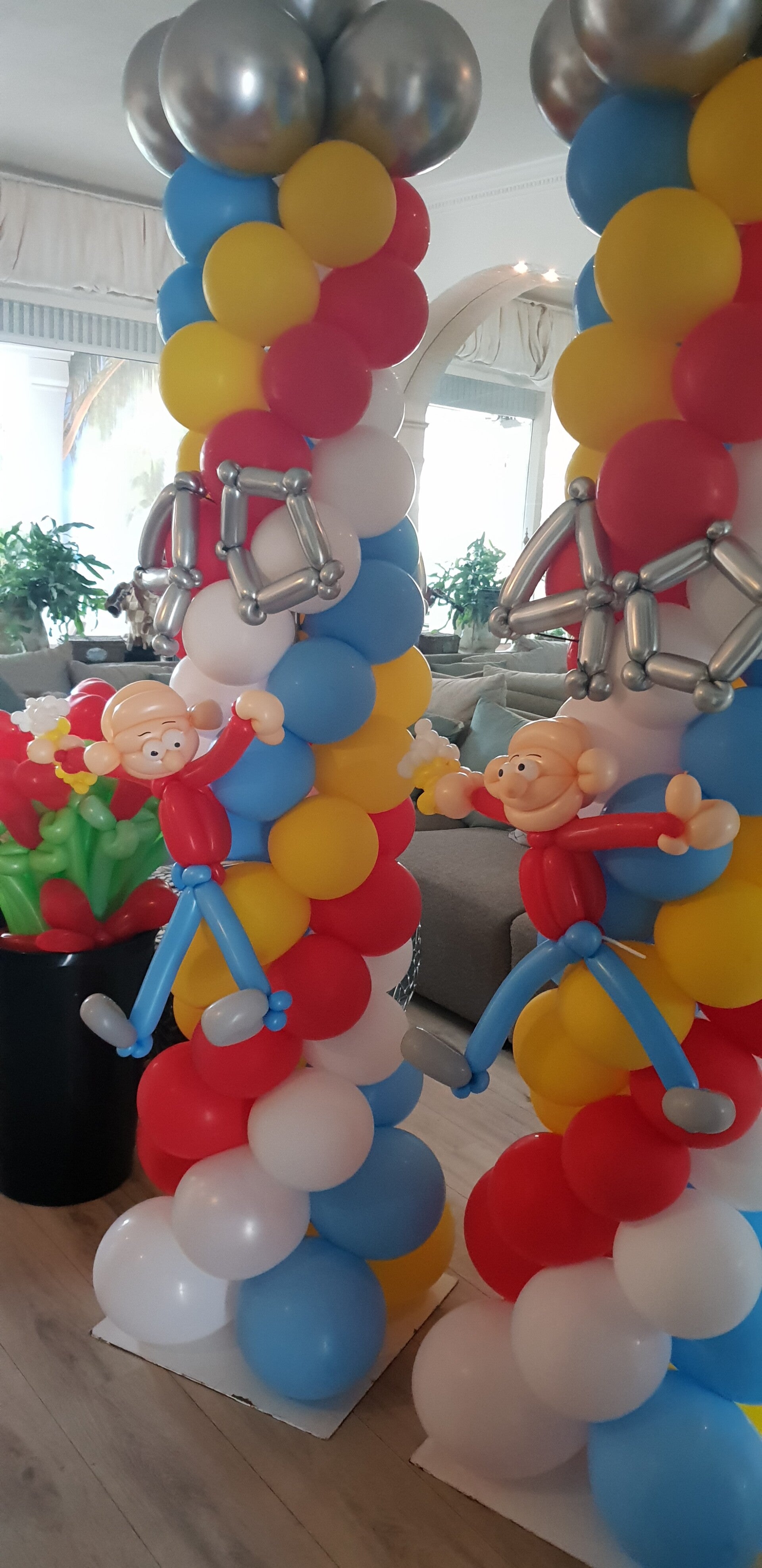 ballonpilarenvrolijkekleuren.jpg