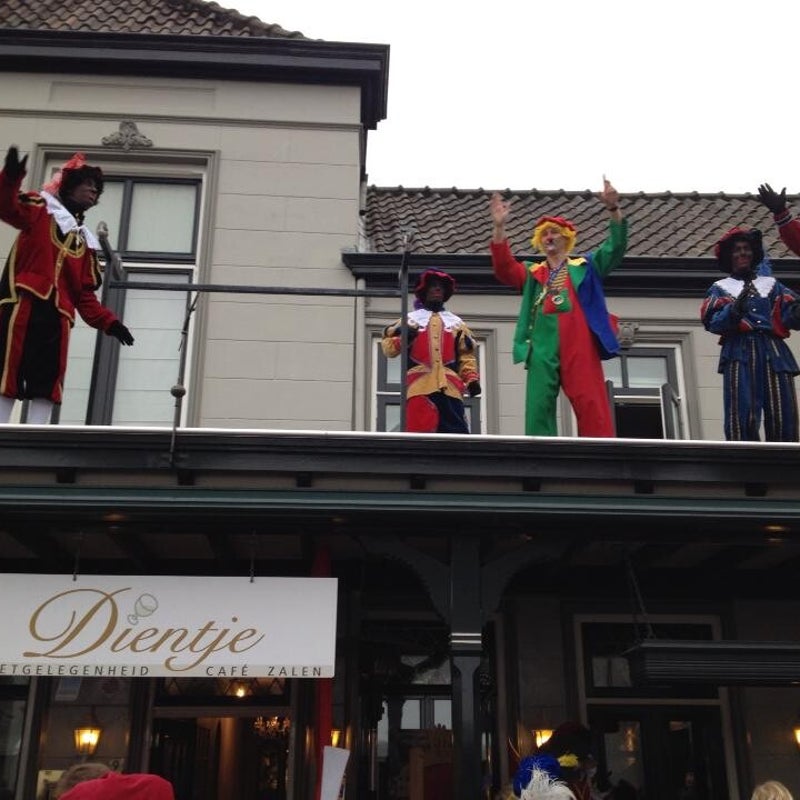 Met de pieten op dak bij de intocht