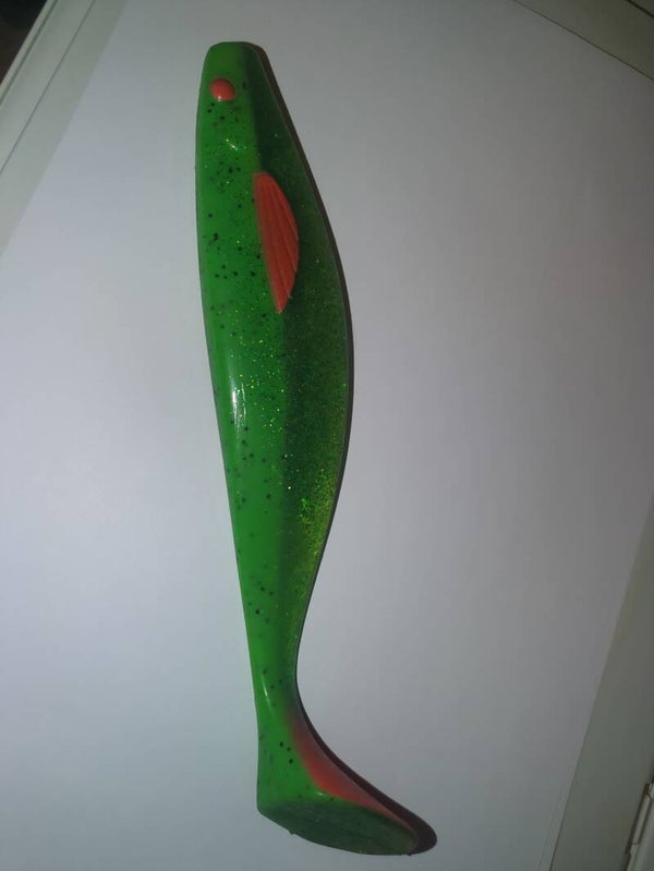 Gummifisch gr. 23cm , farbe Grün/glänzend gewicht70g