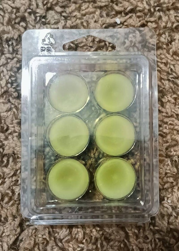 Round wax melts