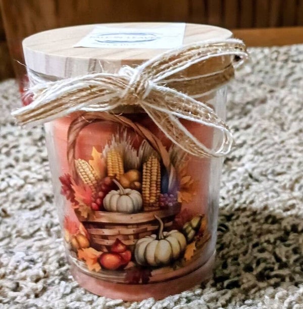 Fall/Thanksgiving Candle Fall In Leaves scented (pumpkin spice)