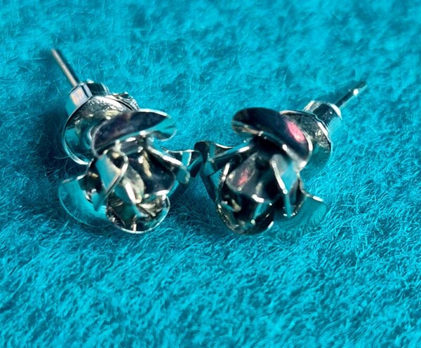 Prachtige zilveren roosjes oorstekers.