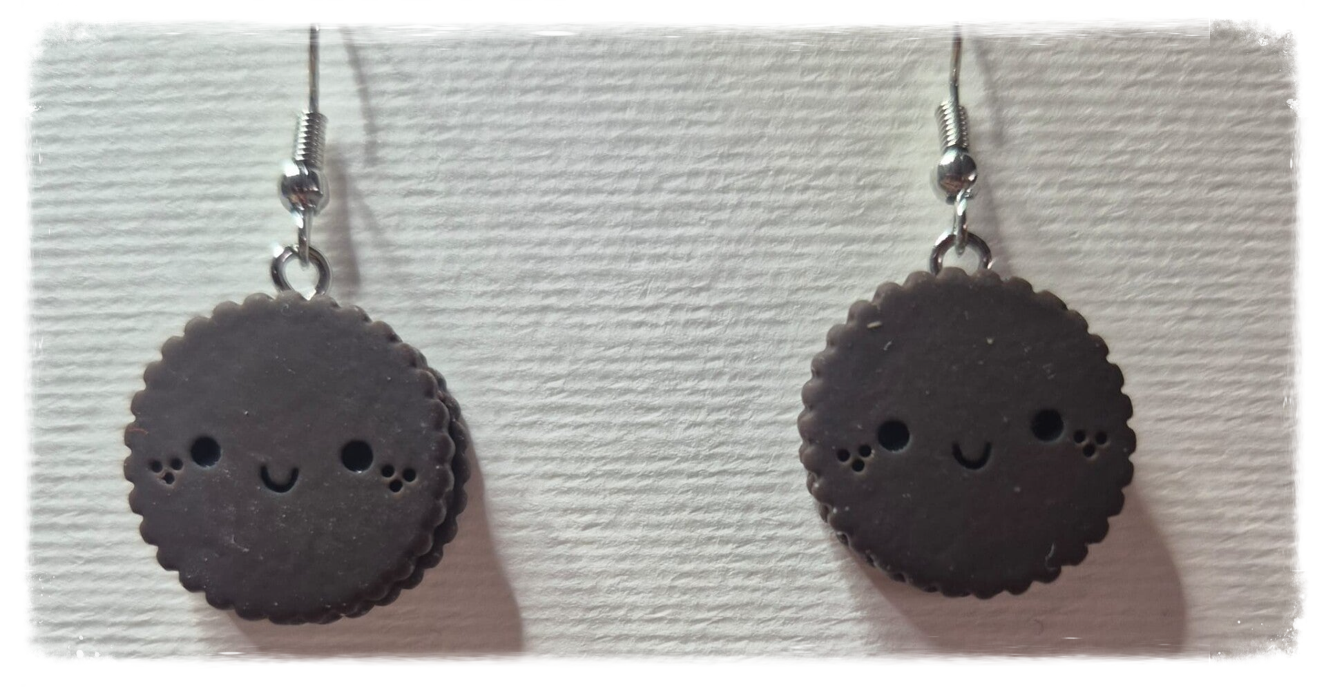 Leuke en grappige oreo koekjes oorbellen.