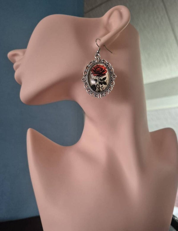 Mooie glazen koepel oorbellen.