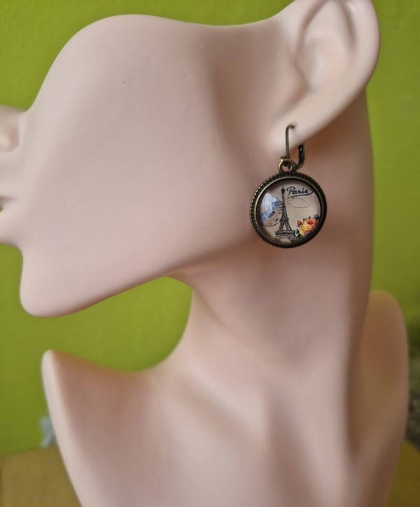 Franse vintage oorbellen van de Eiffeltoren met clipsluiting.