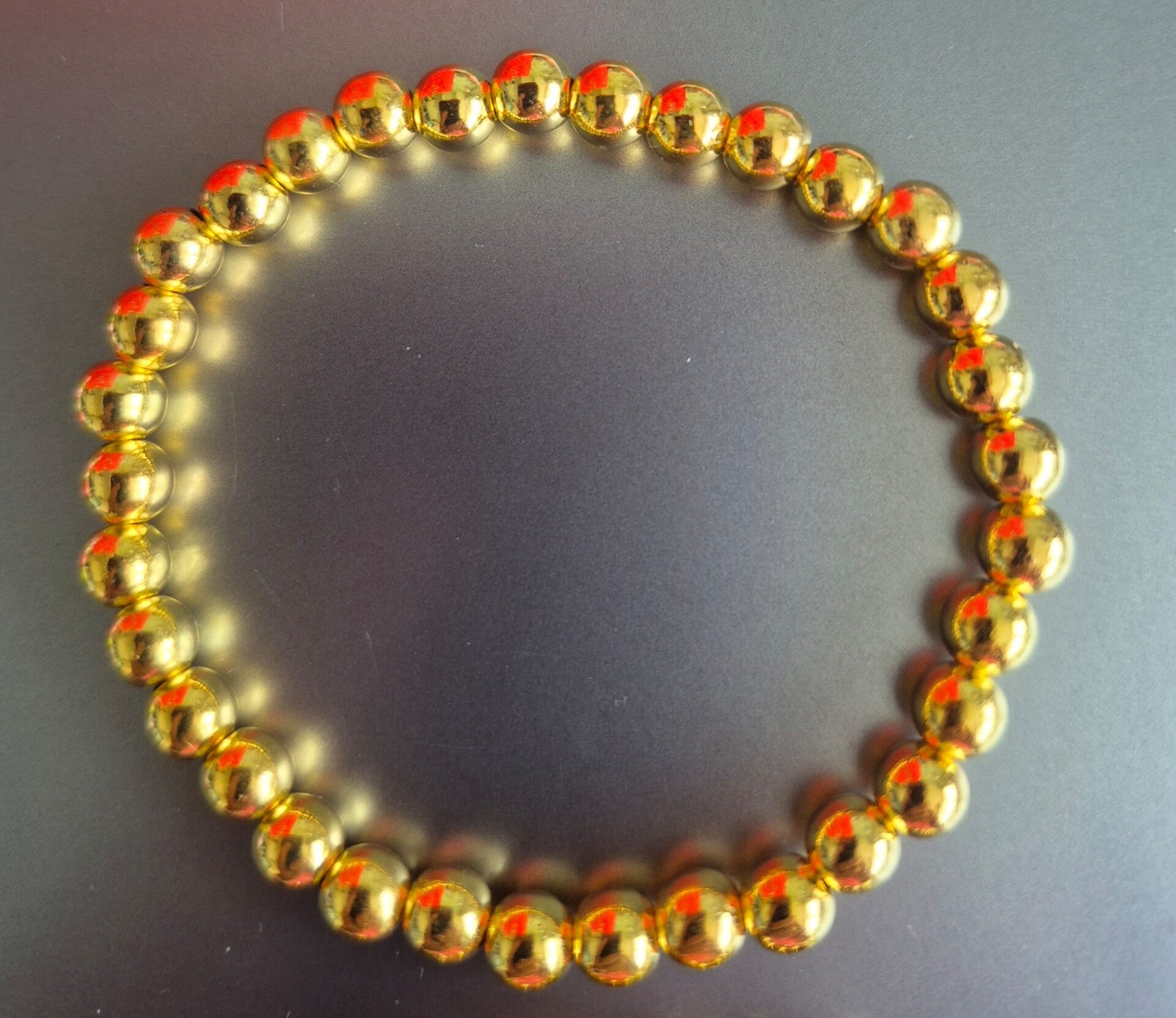 Mooie gouden armband voor kinderen.