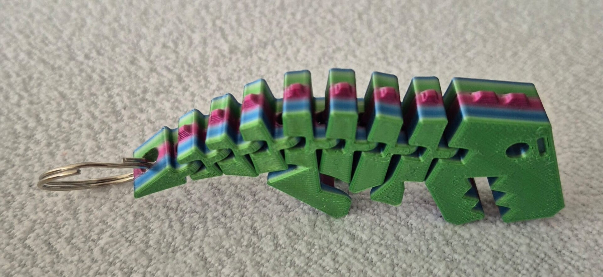 Gave 3d sleutelhanger van een draak. Leuk voor aan je tas of rugzak.