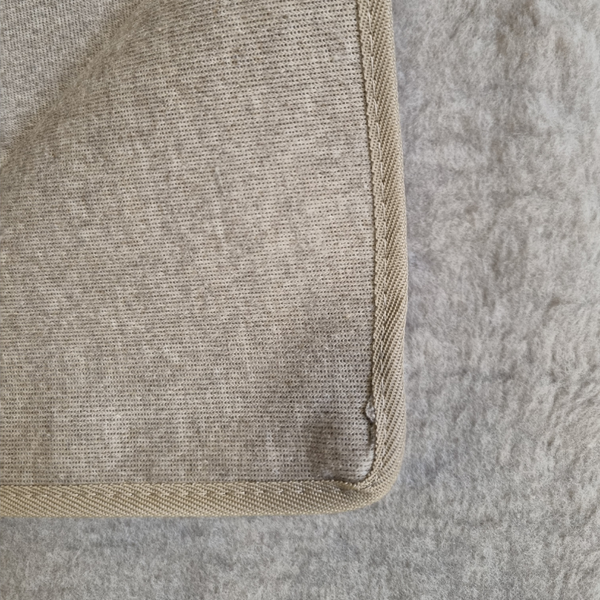 Vet Bed Beige Afgebiesd