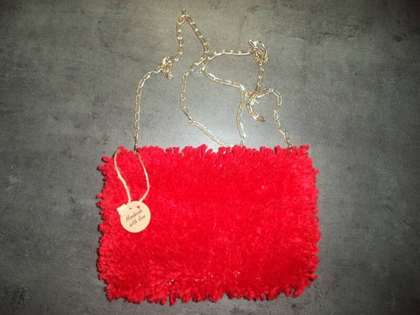 Smyrna rood handtasje met goudkleurige ketting