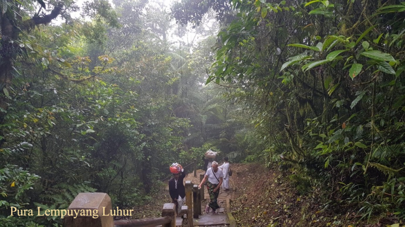 Pura Lempuyang Luhur