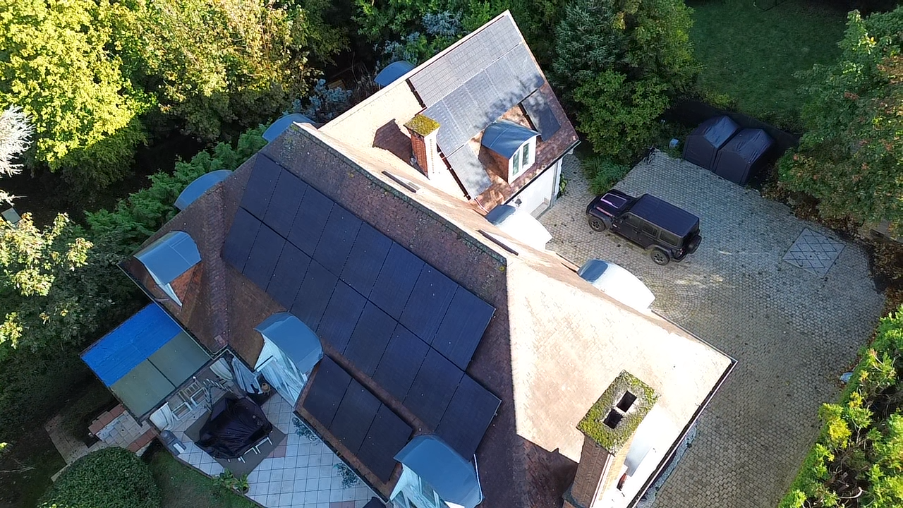 Chantier 7 — Villa : autre angle de l’installation photovoltaïque