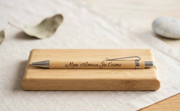 Stylo en bambou gravé — « Mon Amour Je t'aime »