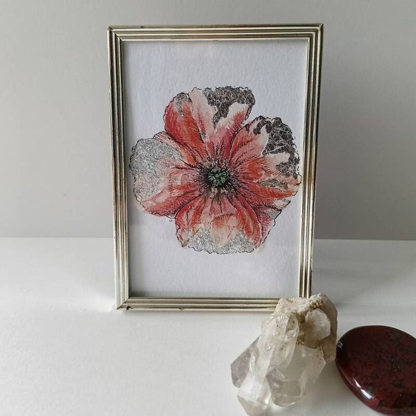 Klaproos met zilveraccenten in vintage lijstje