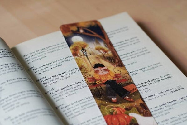 Lezend meisje, boekenlegger