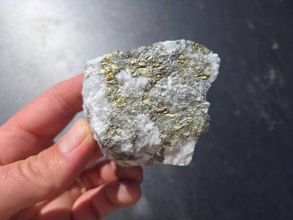 Chalcopyriet met Magnesiet, Hnutsa, Slowakije